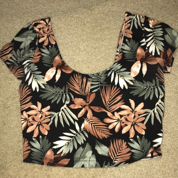 Cute Patterned Crop Top bundle! - Picture 4 of 4